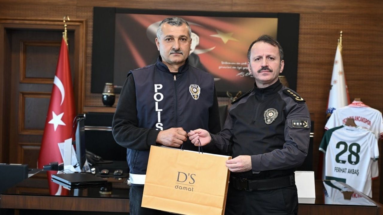 Giresun Atatürk Lisesi'nde görevli okul polisi fedakârlığıyla ödüllendirildi