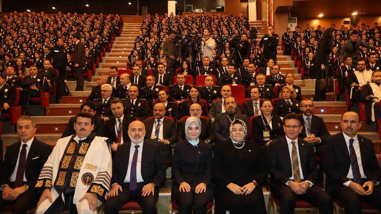 Göç İdaresi Başkanı Kök: Türkiye'de yasal kalışı olan yabancı sayısı 3 milyon 611 bin 218