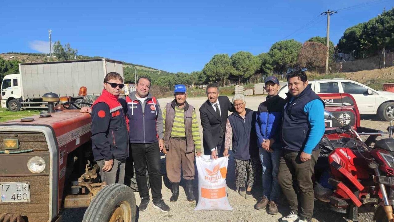 Gökçeada ve Bozcaada'da küçükbaş hayvancılık için yem bitkisi tohumları dağıtıldı