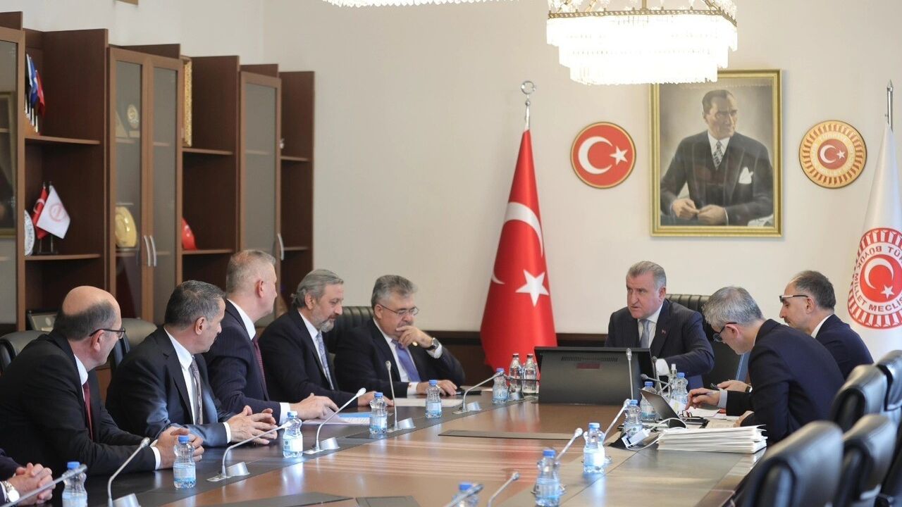 Gölcük’e Çok Amaçlı Kapalı Spor Salonu İçin Onay: En Az 5 Bin m² Kapalı Alan