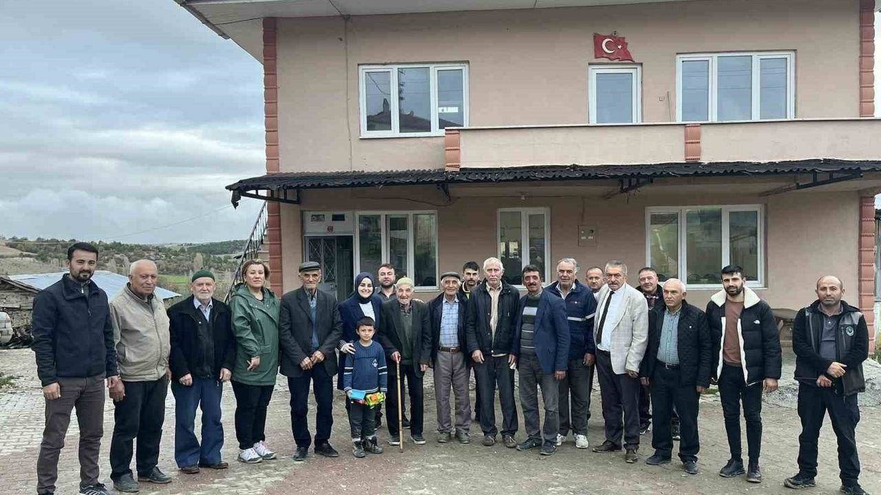 Gölpazarı Kaymakamı Feyza Nur Kılıç Gökçeözü Köyü yol çalışmalarını yerinde inceledi