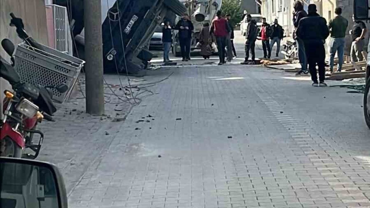 Gönen Reşadiye Mahallesi'nde Beton Mikseri Yan Yattı; İnceleme Başlatıldı