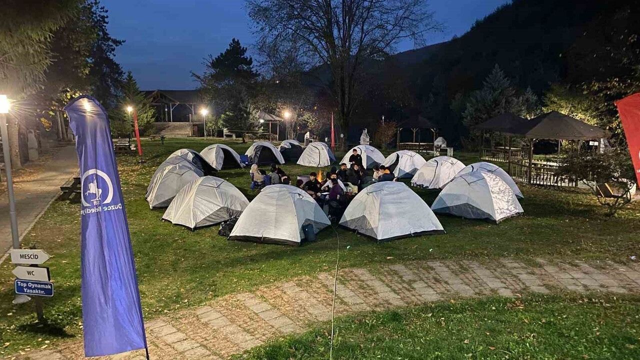 Gönüllü Gençler Samandere’de Düzce Belediyesi Gençlik Kampında Buluştu