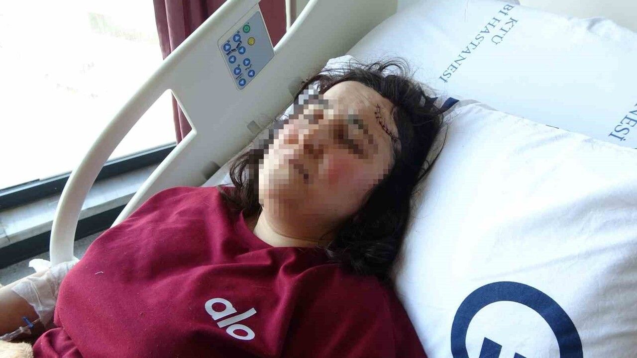 Gümüşhane'de boşanma aşamasındaki eşinin bıçaklı saldırısına uğrayan kadın Trabzon'da tedavi altında