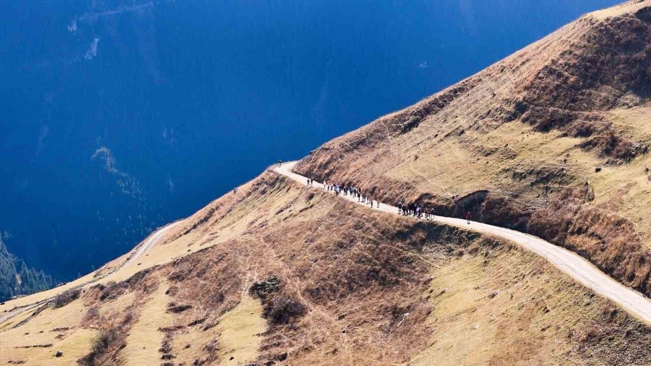 Gümüşhane'de 'Kayıp Santa Yolu' yürüyüşü: Şehit öğretmen Necmettin Yılmaz anıldı