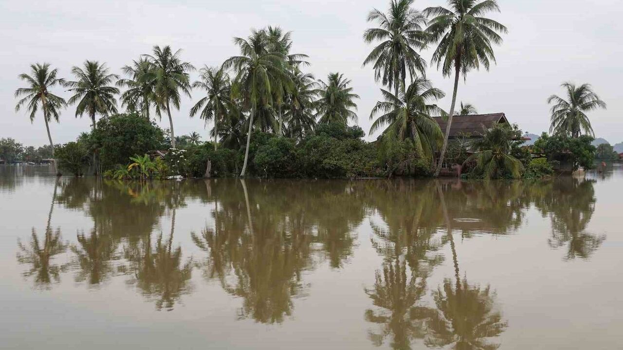 Güney Asya’daki sel ve toprak kaymalarında can kaybı 295’e yükseldi