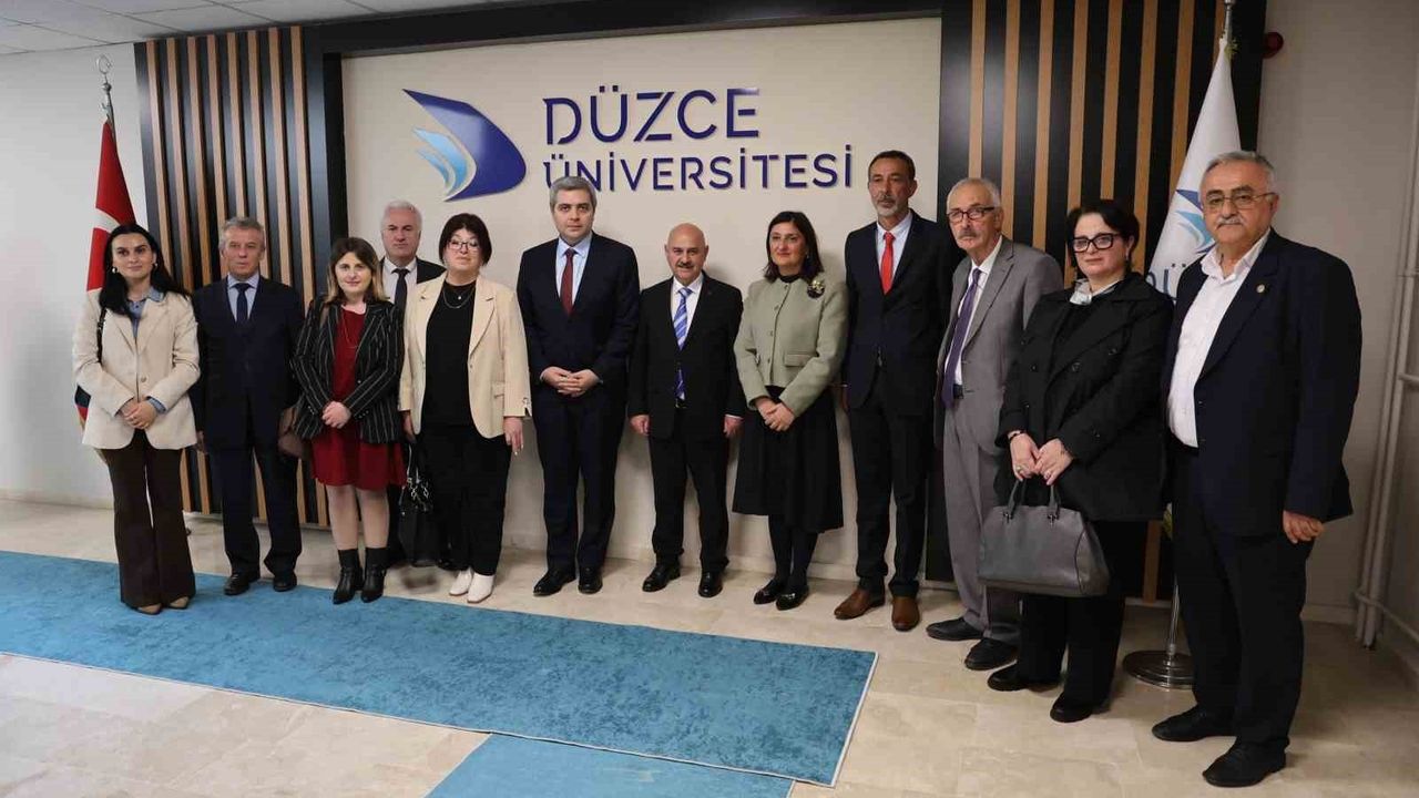 Gürcistan Büyükelçisi Archil Kalandia Düzce Üniversitesi’ni Ziyaret Etti