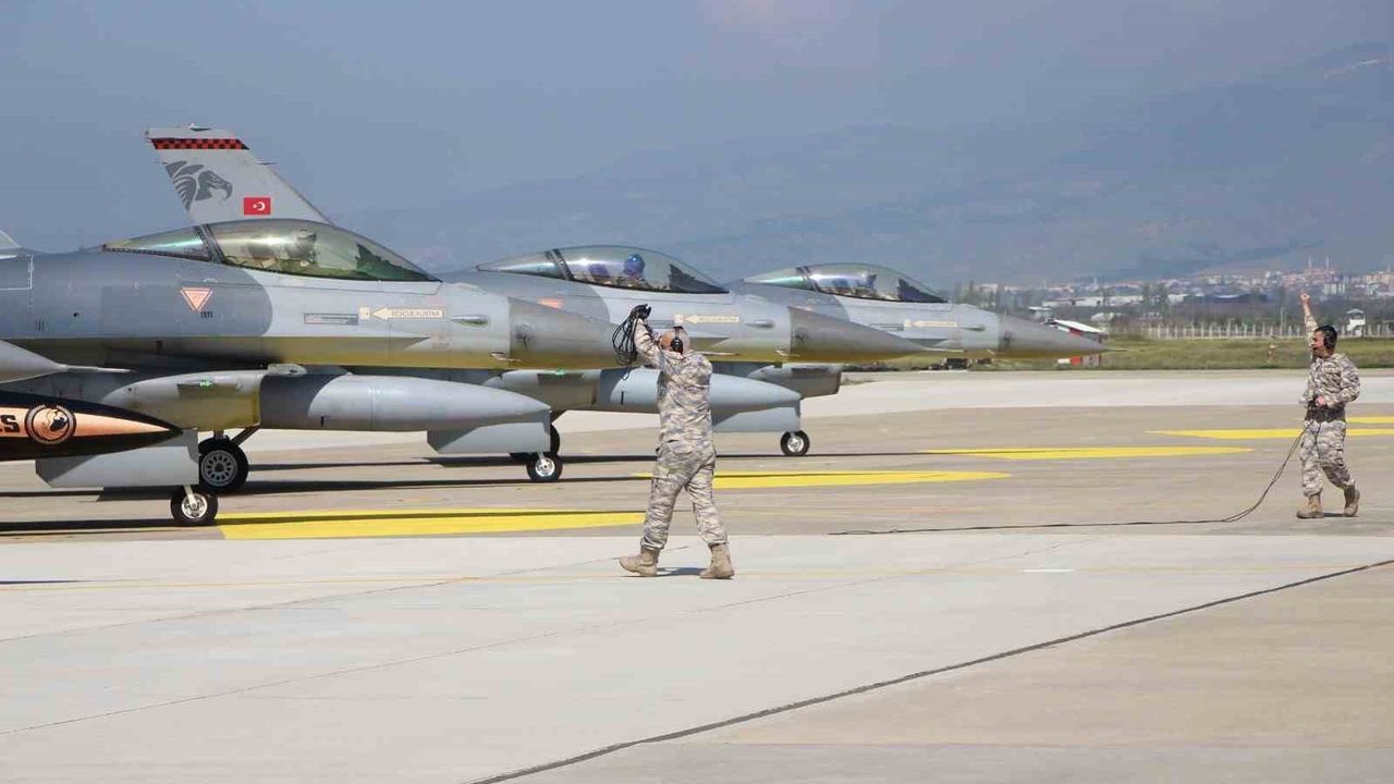 Gürcistan'daki C-130 kazasında Merzifon 5. Ana Jet Üssü'nden 10 asker şehit oldu