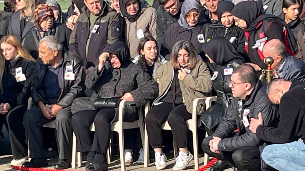 Gürcistan kazasında şehit olan Bursalı askerlerin naaşları Yenişehir Havalimanı'na getirildi