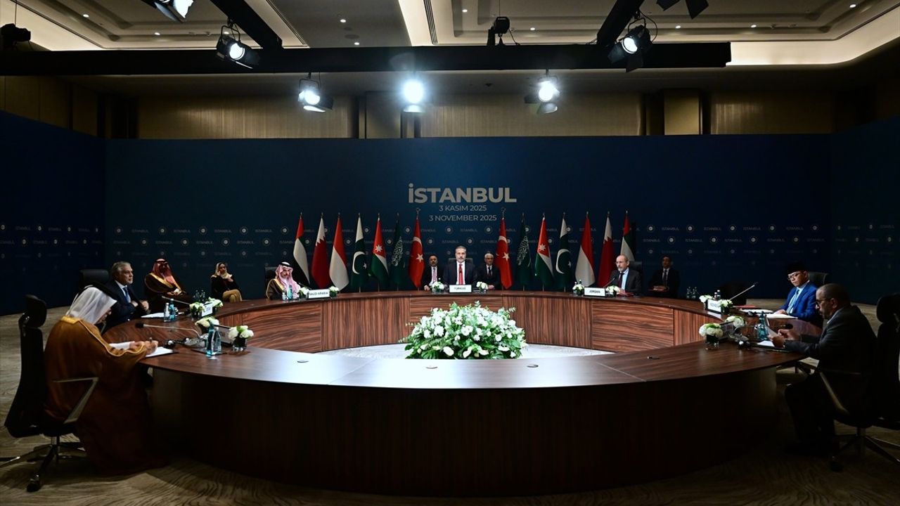 Hakan Fidan ev sahipliğinde İstanbul'da Gazze konulu toplantı başladı