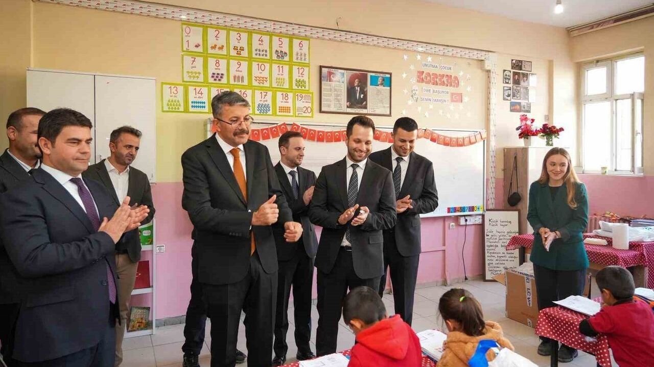 Hakkari'de 13 Bilgisayarlı Bilişim Sınıfına 'Şehit Pilot Yarbay Gökhan Korkmaz' Adı Verildi