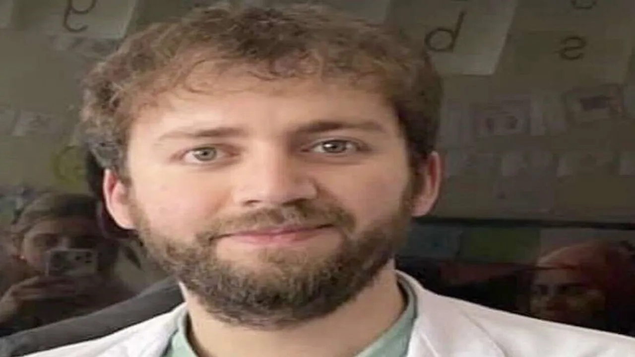 Hakkari'de 31 yaşındaki İngilizce öğretmeni Saim Akan toprağa verildi