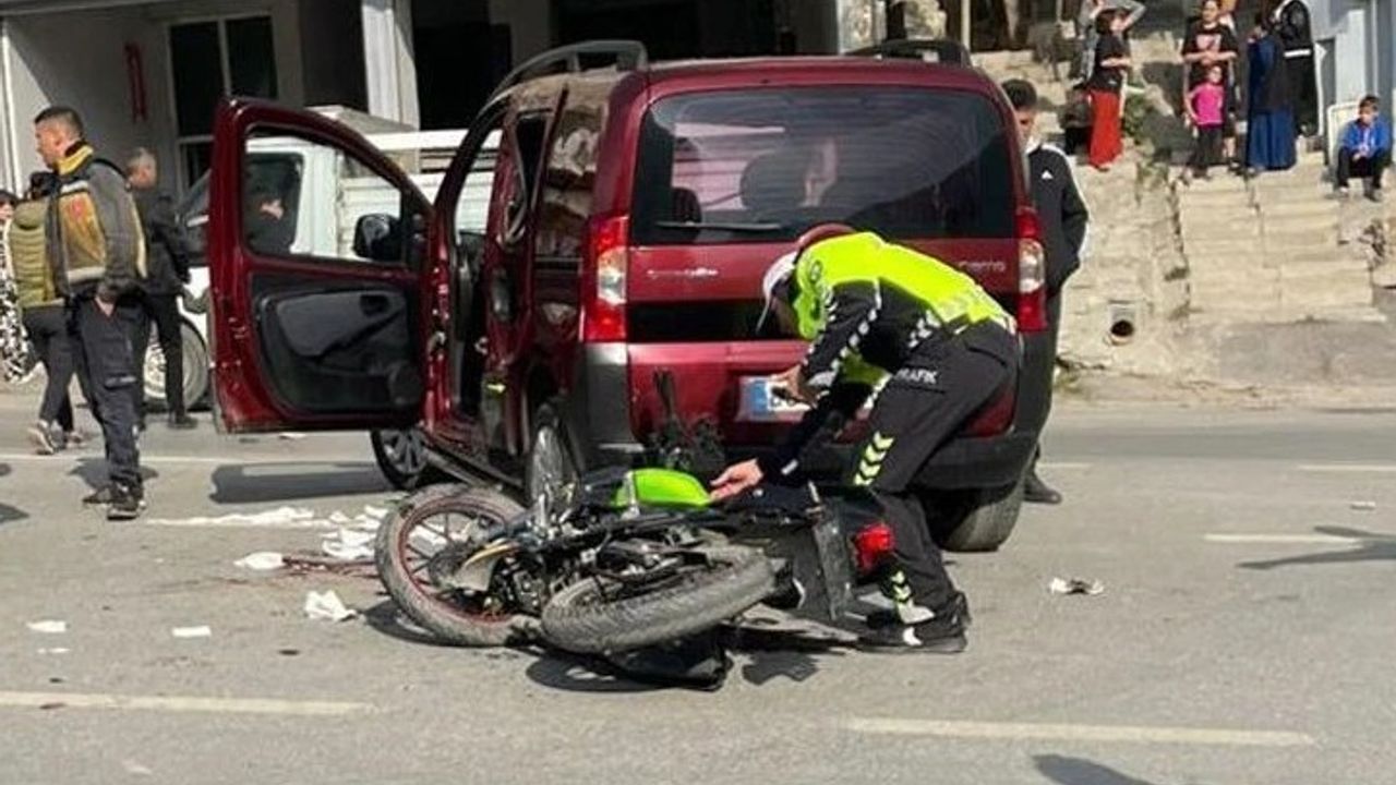 Hakkari-Van kara yolunda motosiklet ile kamyonet çarpıştı: 1 ağır yaralı