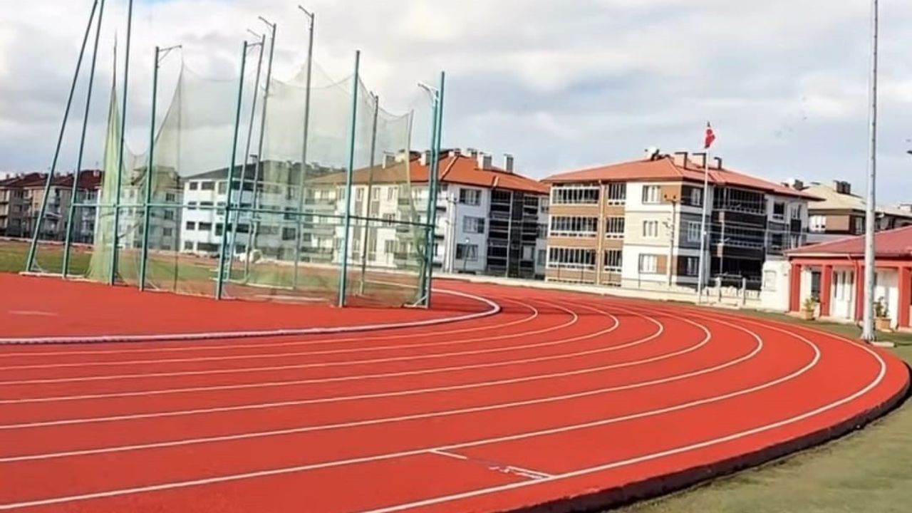 Halil Akkaş Atletizm Stadı, yenilenen yüzüyle 16 Kasım'da yeniden açılıyor