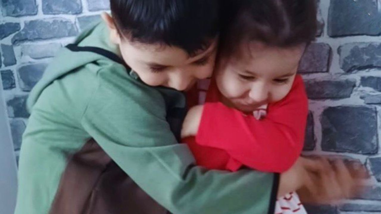 Hamburg'tan İstanbul'a gelen aile seyyar midye sonrası zehirlenme şüphesiyle hastaneye kaldırıldı: 2 çocuk yaşamını yitirdi