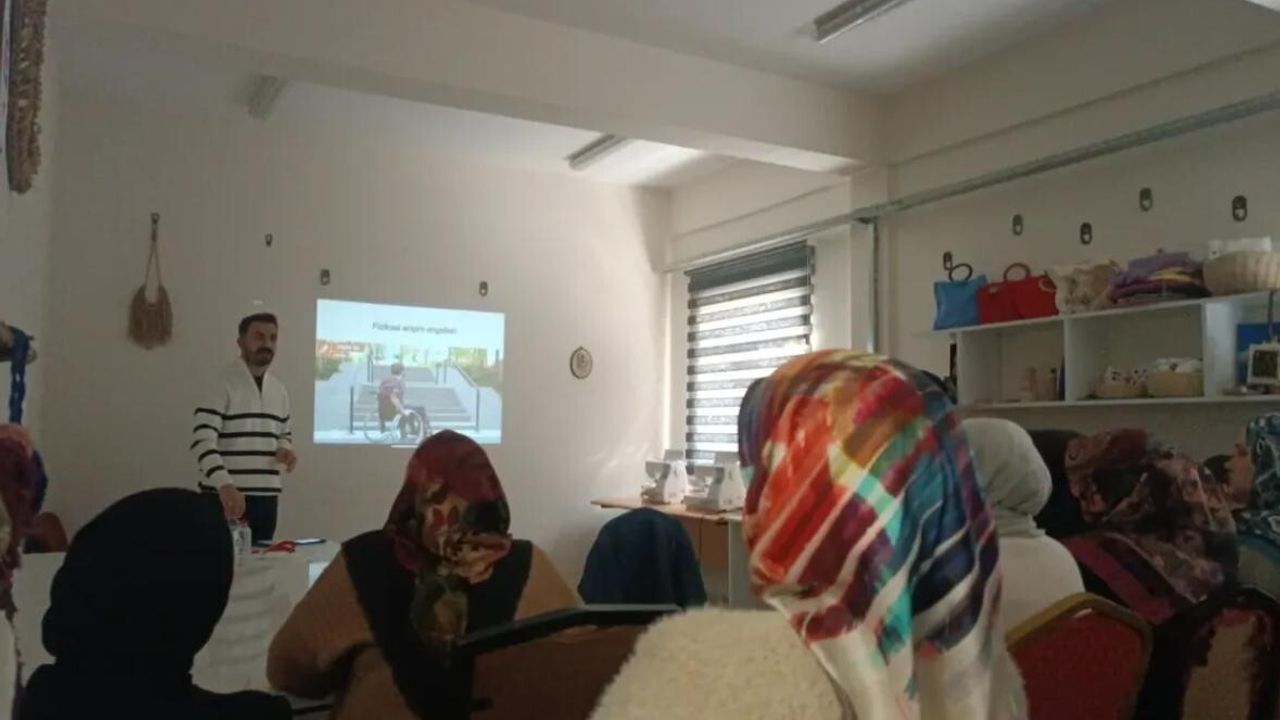 Hamur Aile Destek Merkezi'nde 'Engelli Bireylerle İletişim ve Farkındalık' Semineri