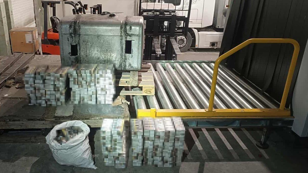 Hamzabeyli'den çıkan tırın yakıt deposunda 1.800 paket kaçak sigara ele geçirildi