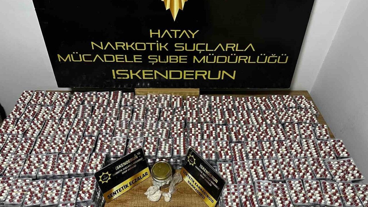 Hatay Arsuz'ta 21 bin 560 uyuşturucu hap ve 24,11 g sentetik Kannabinoid ele geçirildi
