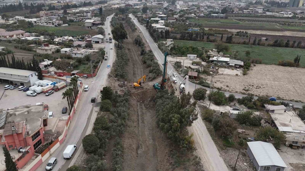 Hatay Büyükşehir Belediyesi, Büyükdalyan'a 10 metrelik köprü yapımına başladı