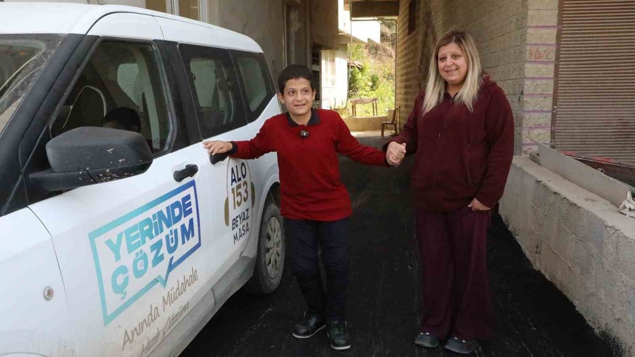 Hatay Büyükşehir Belediyesi, Samandağ Karaçay'da Sebahattin Delioğlu'nun Sokağını Asfaltladı