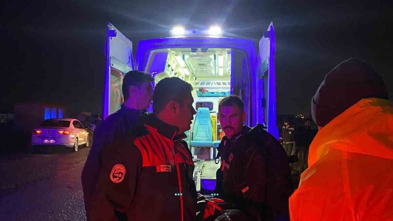 Hatay'da Asi Nehri'ne Uçan Araçta 8'i Göçmen 9 Kişi Yaralandı