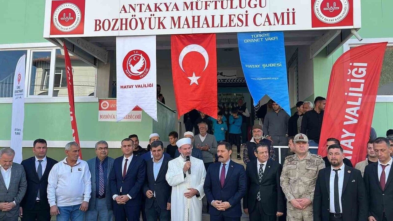 Hatay’da deprem sonrası tamamlanan 108’inci cami Bozhöyük Mahallesi'nde ibadete açıldı