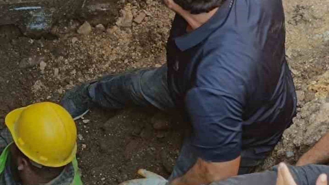 Hatay'da şantiye göçüğünde mahsur kalan işçi itfaiye ekiplerince kurtarıldı