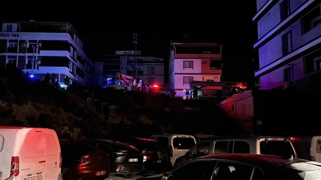 Hatay'daki galeride çıkan yangında ölen şahsın eski Belen emniyet müdürü Volkan Cansever olduğu tespit edildi