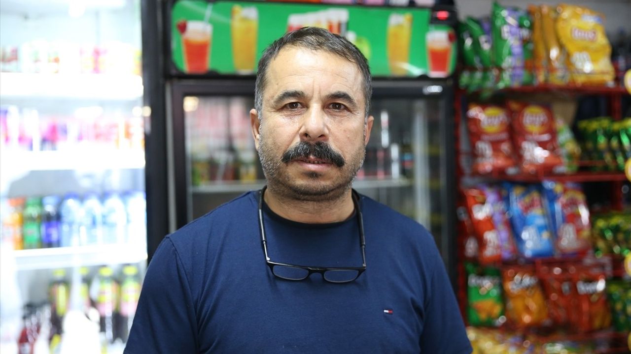 Hatay Dörtyol'da bir hayırsever 30 kişinin market borcunu kapattı