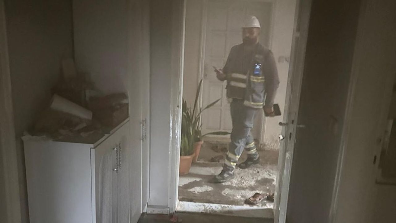 Hatay’ın Dörtyol ilçesinde 4 katlı binada yangın: 1 kişi dumandan etkilendi