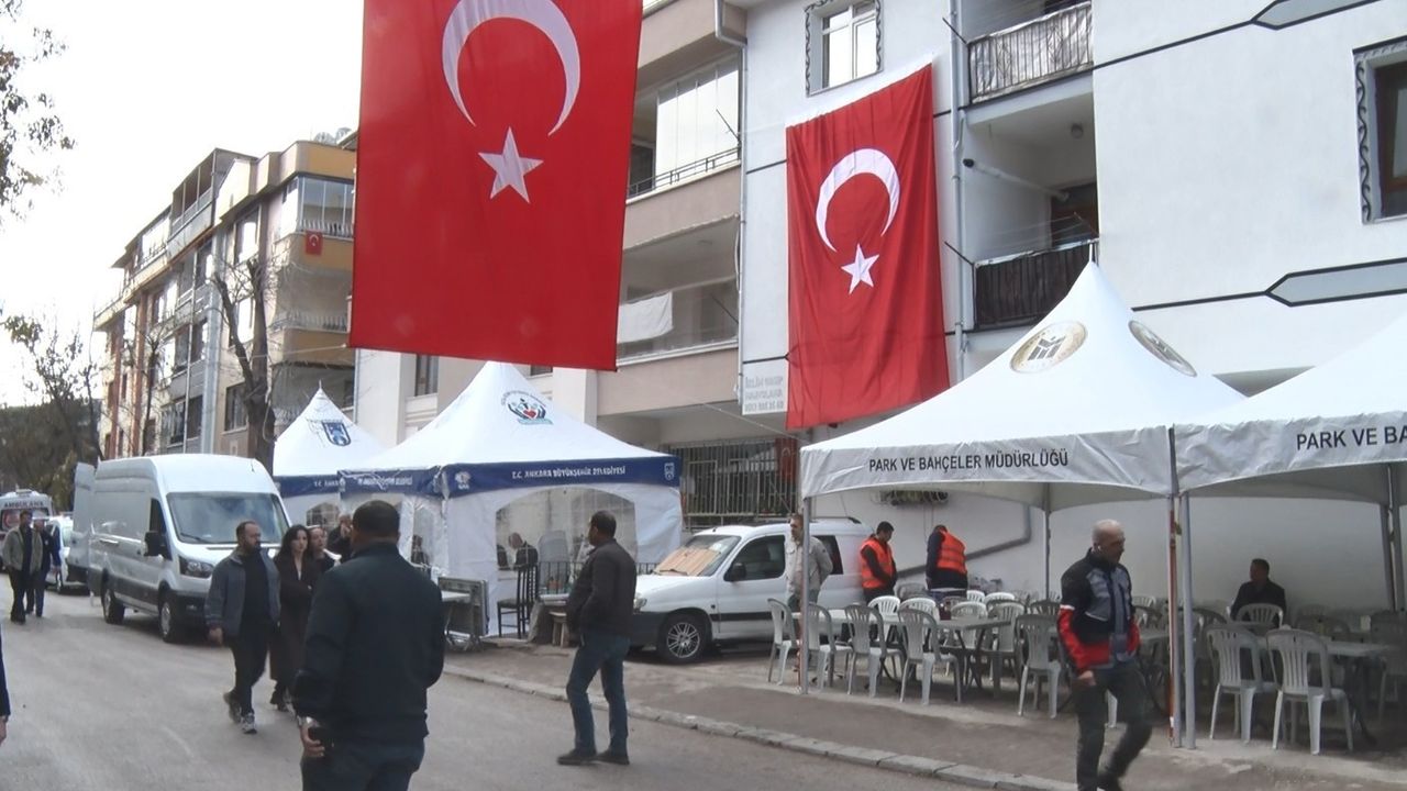 Hava Pilot Üsteğmen Cüneyt Kandemir'in babası: 'Vatan için varız, evladım da vatan için şehit oldu'