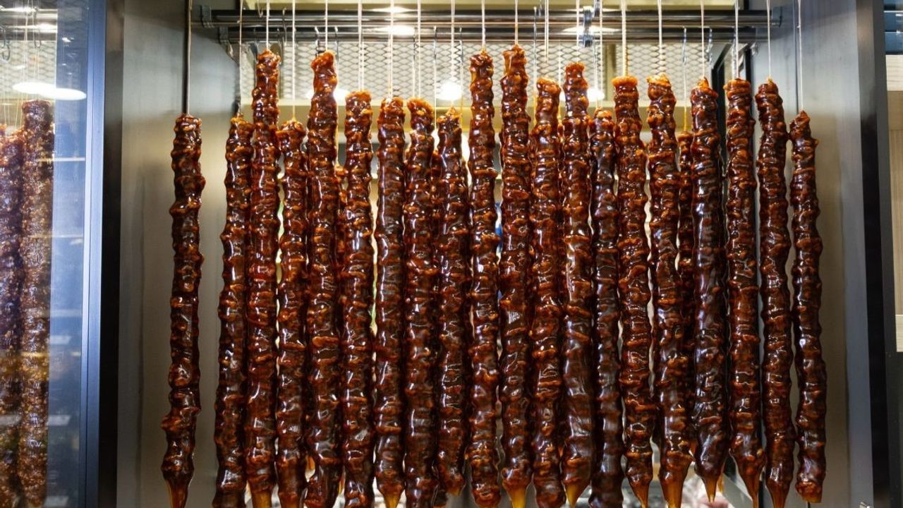 Havalar soğudu, cevizli pekmezli sucuğa talep arttı