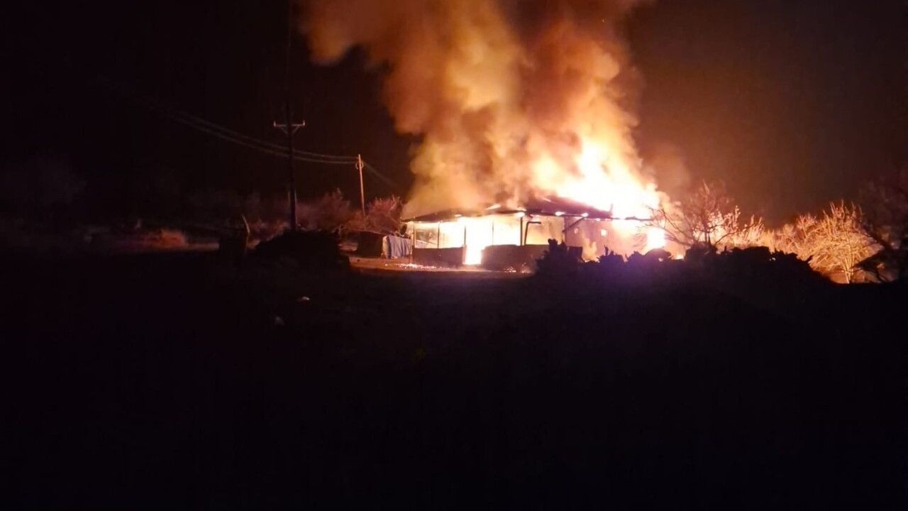 Hekimhan'da müstakil evde yangın: İlk belirlemelere göre elektrik aksamı şüphesi