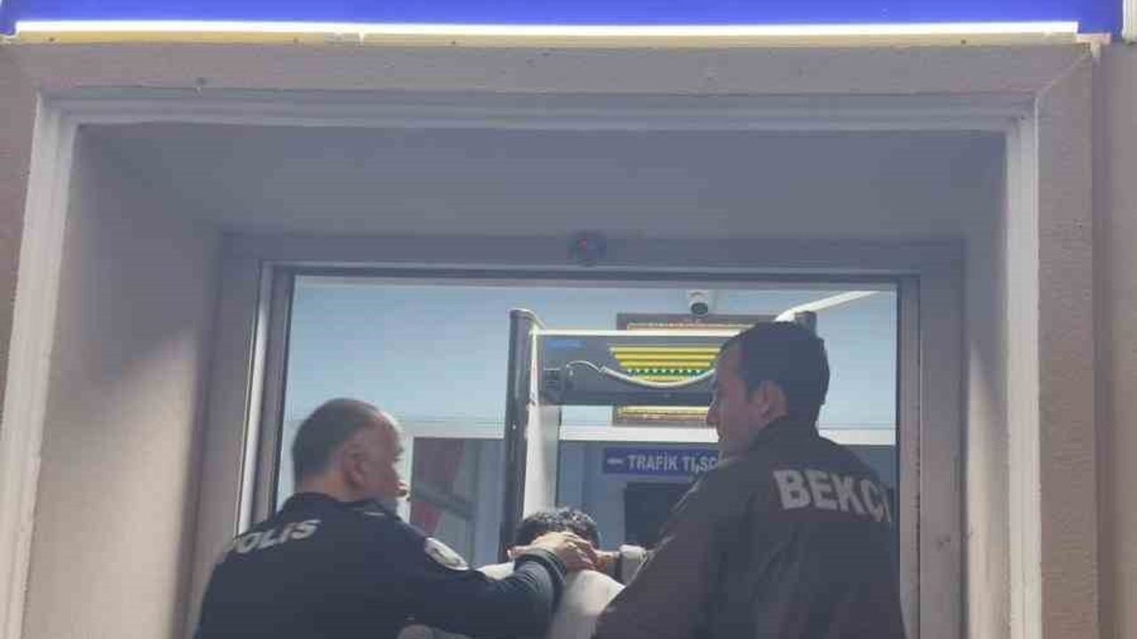 Hendek'te kesinleşmiş hapis cezası bulunan iki şüpheli jandarmanın operasyonuyla yakalandı