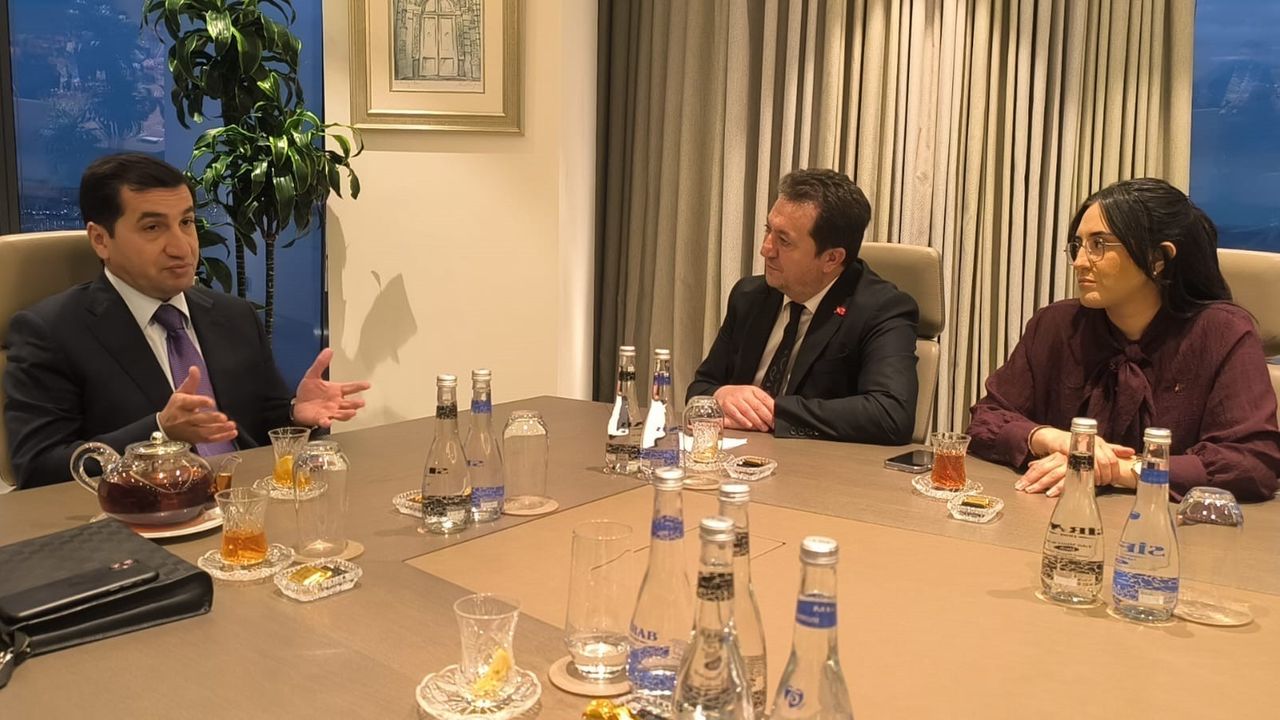 Hikmet Hacıyev: Bugün barışın öncüsü ve inisiyatifi Azerbaycan’ın elindedir