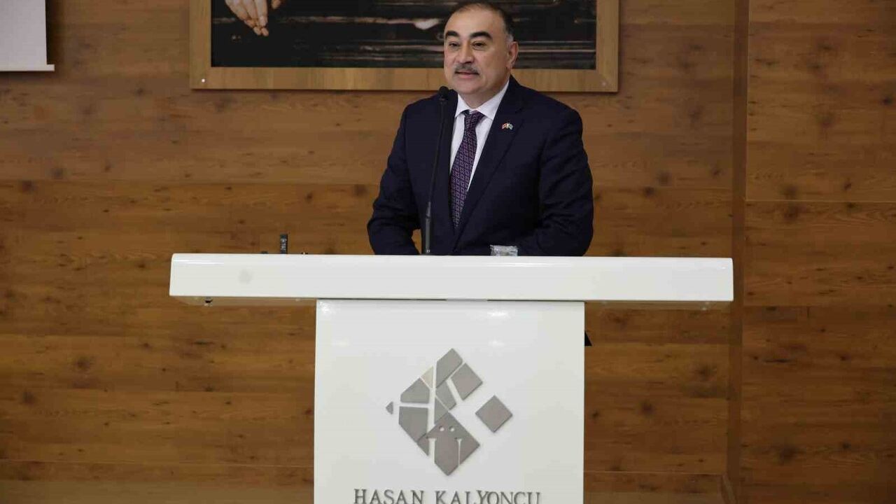 HKÜ’de 'Kardeşlikten Stratejik Ortaklığa' programı: Türkiye-Azerbaycan ilişkileri masaya yatırıldı