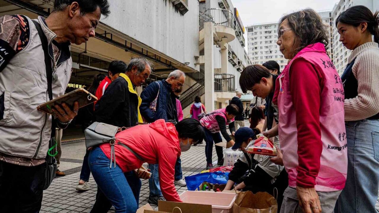 Hong Kong’daki gökdelende yangın: can kaybı 65’e yükseldi