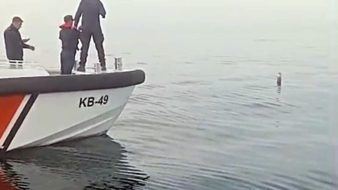 Hopa açıklarında yüzeyde bulunan cismin 'Rus menşeli roket motoru' olabileceği şüphesi