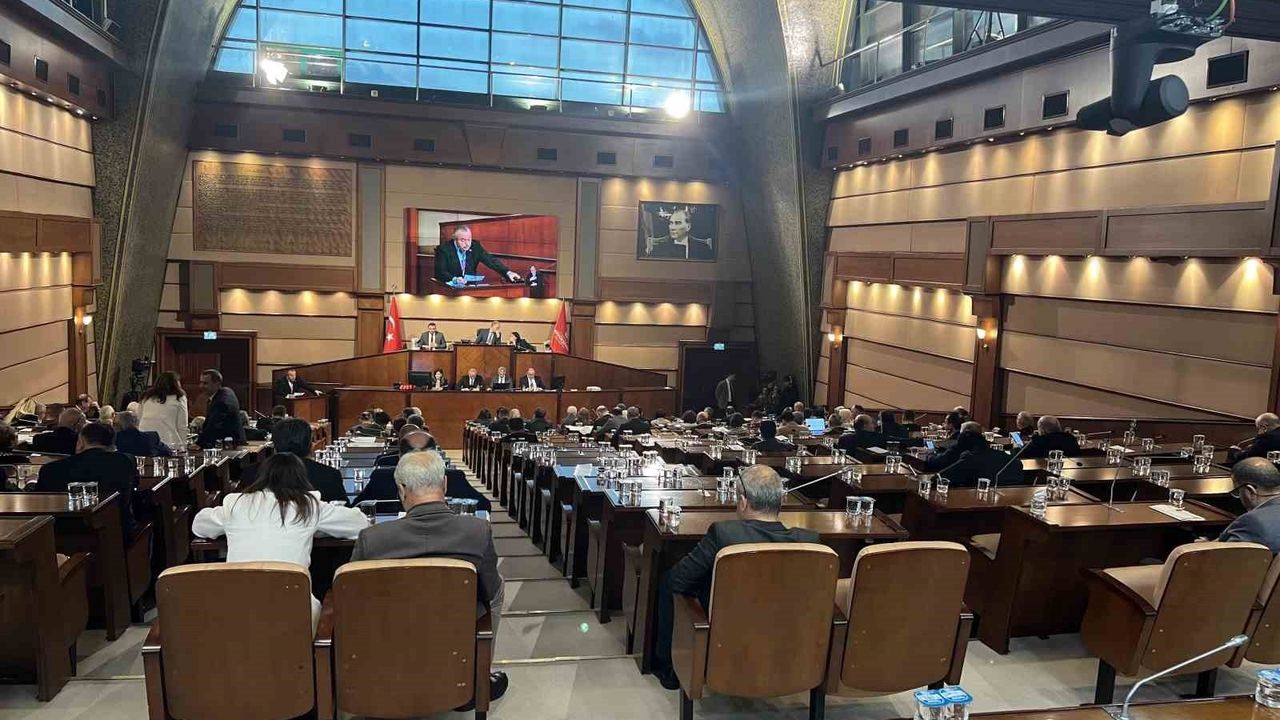 İBB AK Parti Grup Sözcüsü Türkyılmaz: İddianamede 402 şüpheli ve 160 milyar TL üzerinde kamu zararı iddiası