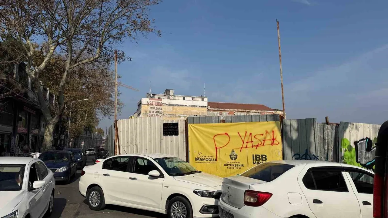 İBB otopark yenilemesi gecikti: Karaköy ve Mercan esnafı dükkan kapatıyor