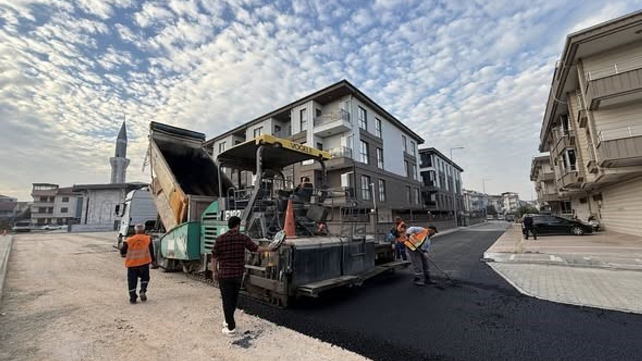 İnegöl Belediyesi 3 Bölgeyi Kapsayan 670 Metrelik Asfalt Programını Başlattı