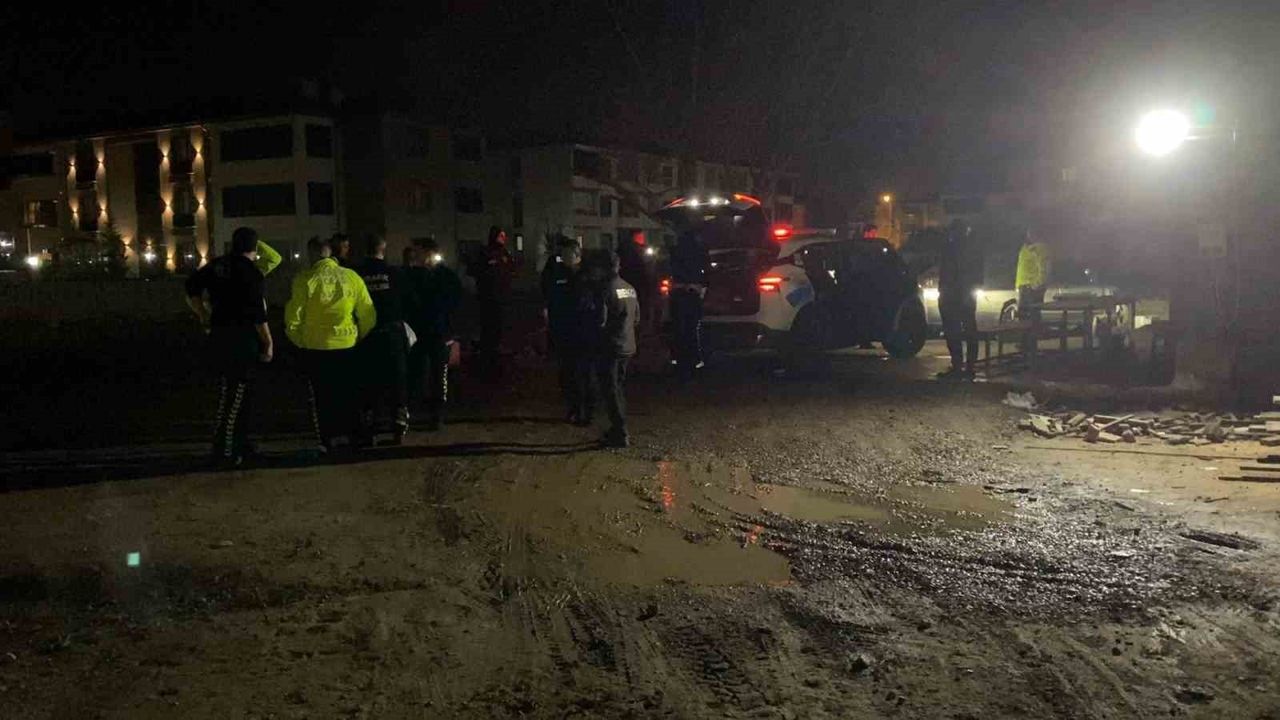 İnegöl'de dur ihtarına uymayan sürücü, inşaat alanında yakalandı