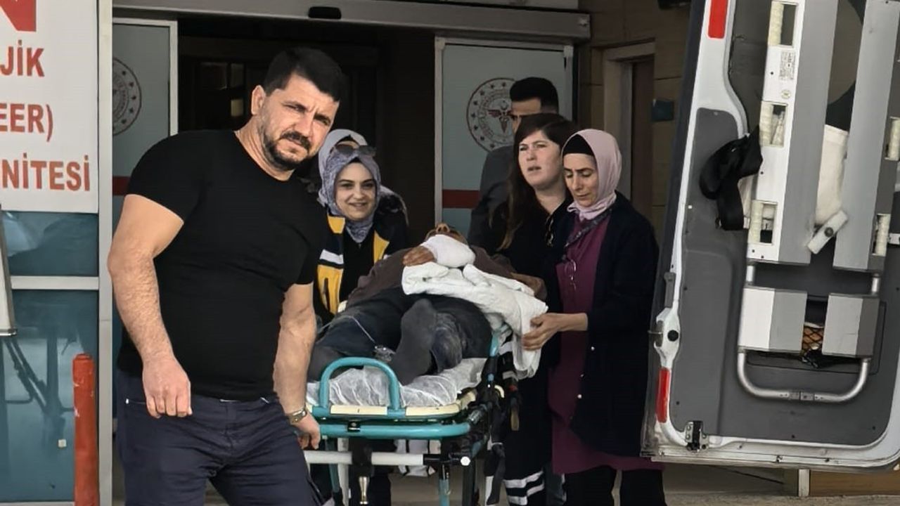 İnegöl'de mobilya imalathanesinde elini gönye makinesine kaptıran işçi hastanelik oldu