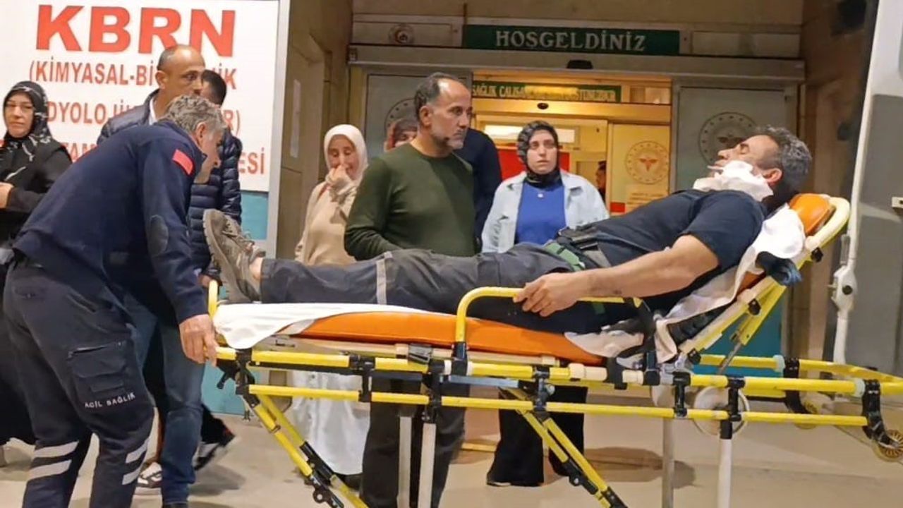 İnegöl'de römork halatı koptu: Kömür indirirken yüzüne demir saplandı