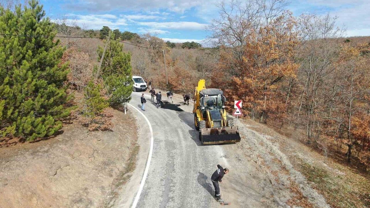 İnönü'de asfalt onarım çalışmaları Seyitali ve Yörükyayla bağlantı yolunda sürüyor