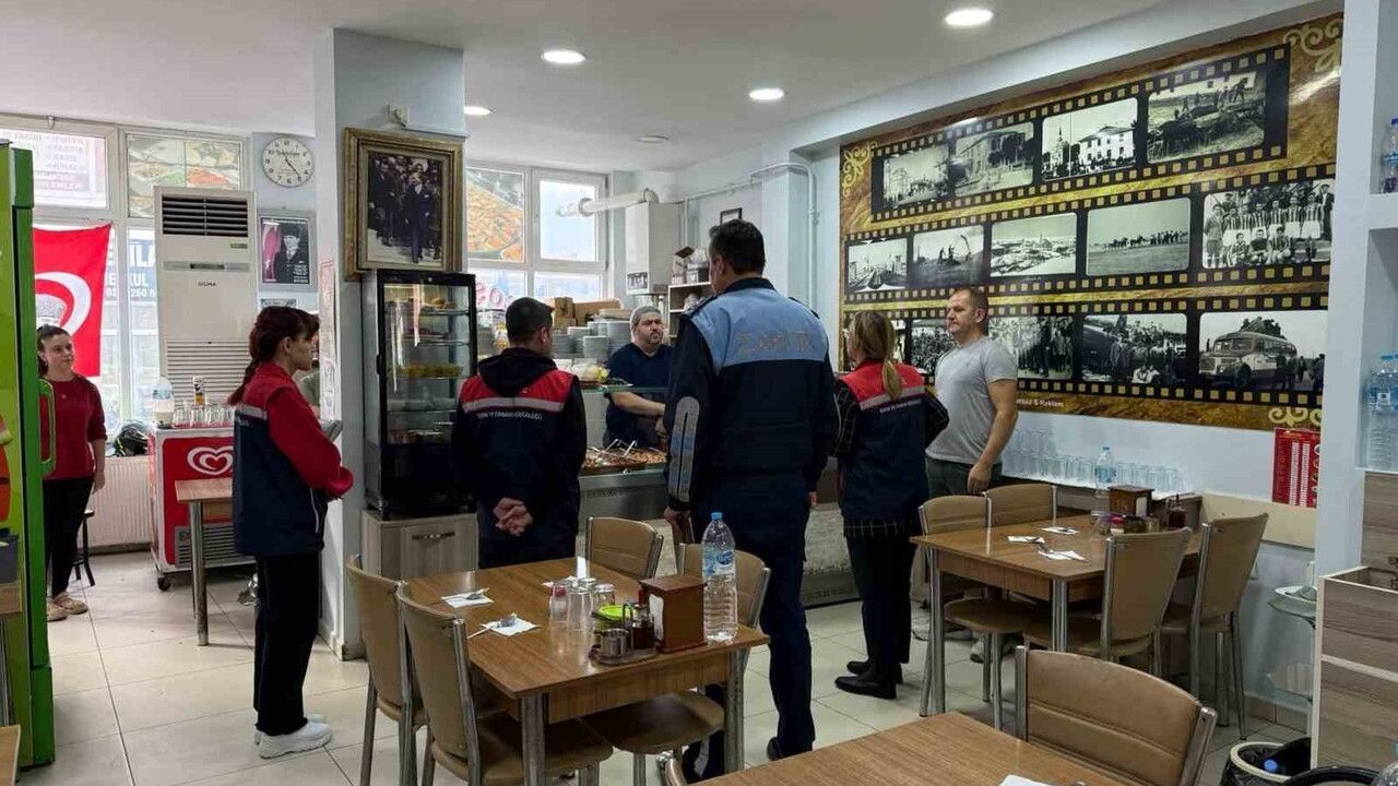 İpsala'da Tarım ve Orman Müdürlüğü ile zabıta ekiplerinden eş zamanlı gıda denetimi