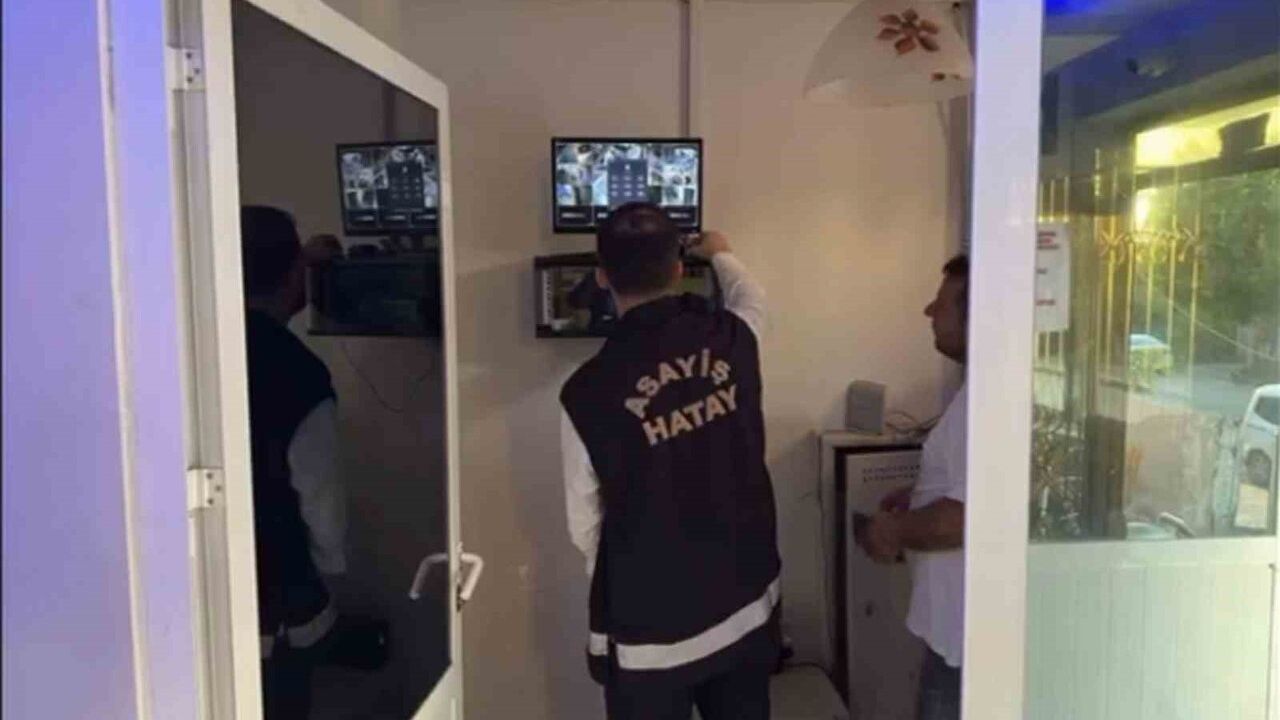 İskenderun’da günübirlik kiralık apartlara denetim: 10 adreste 57 kişi sorgulandı