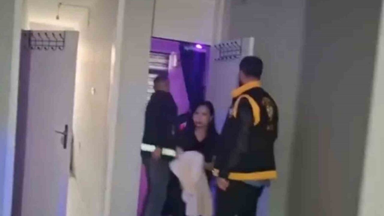 İskenderun'da SPA ve masaj salonlarına fuhuş denetimi: 5 kişi gözaltına alındı, 2 kişi göç idaresine teslim edildi