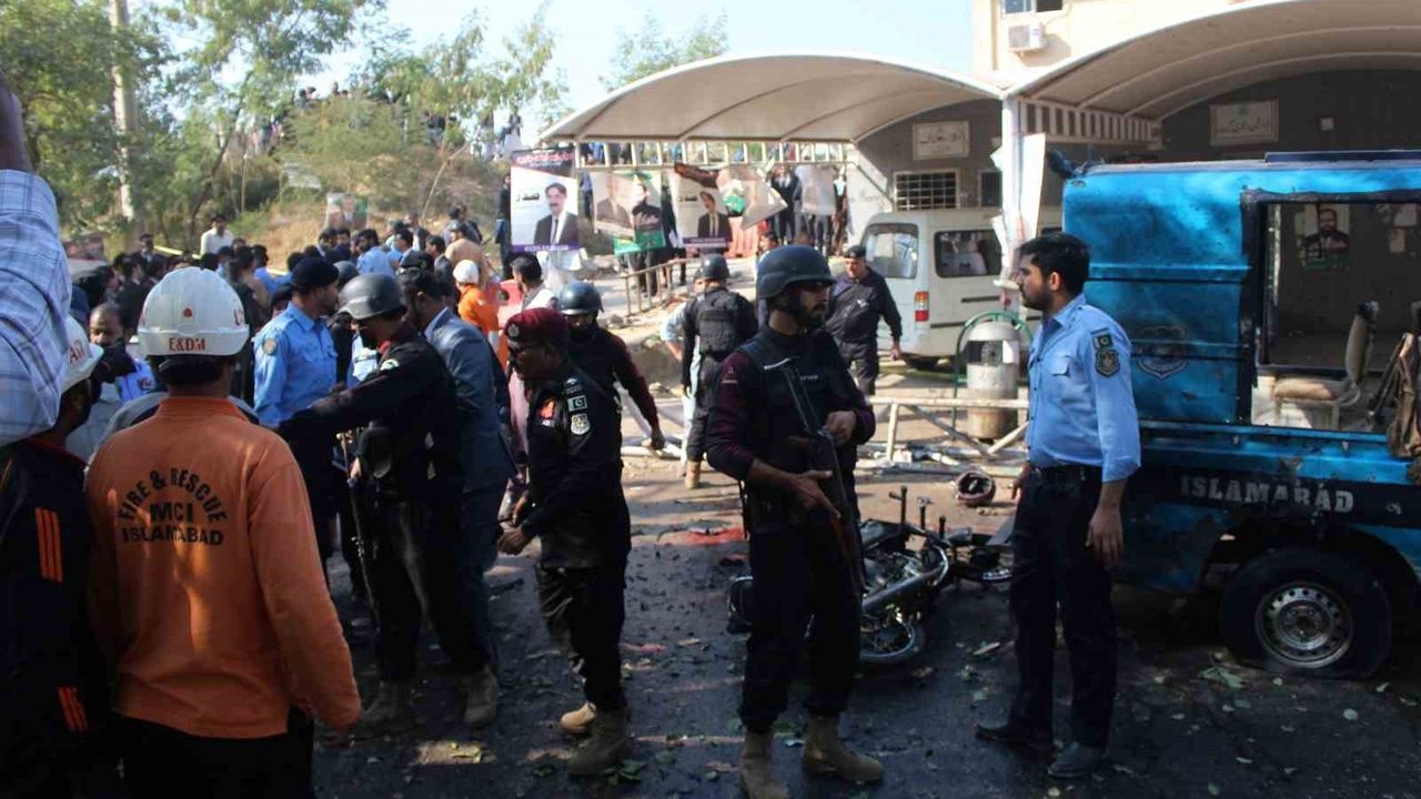 İslamabad'da Yüksek Mahkeme önü intihar saldırısını TTP üstlendi; Şahbaz Şerif Hindistan'ı suçladı