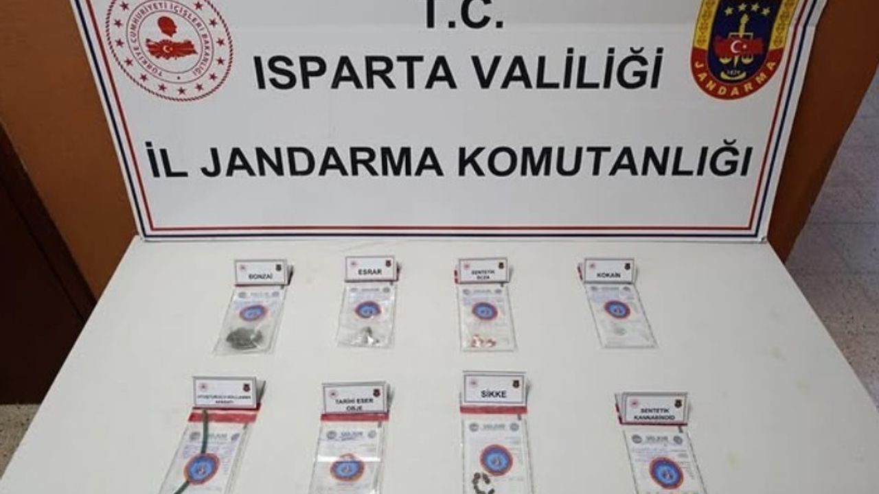 Isparta'da jandarmadan uyuşturucu ve tarihi eser operasyonu: 9 kişi yakalandı